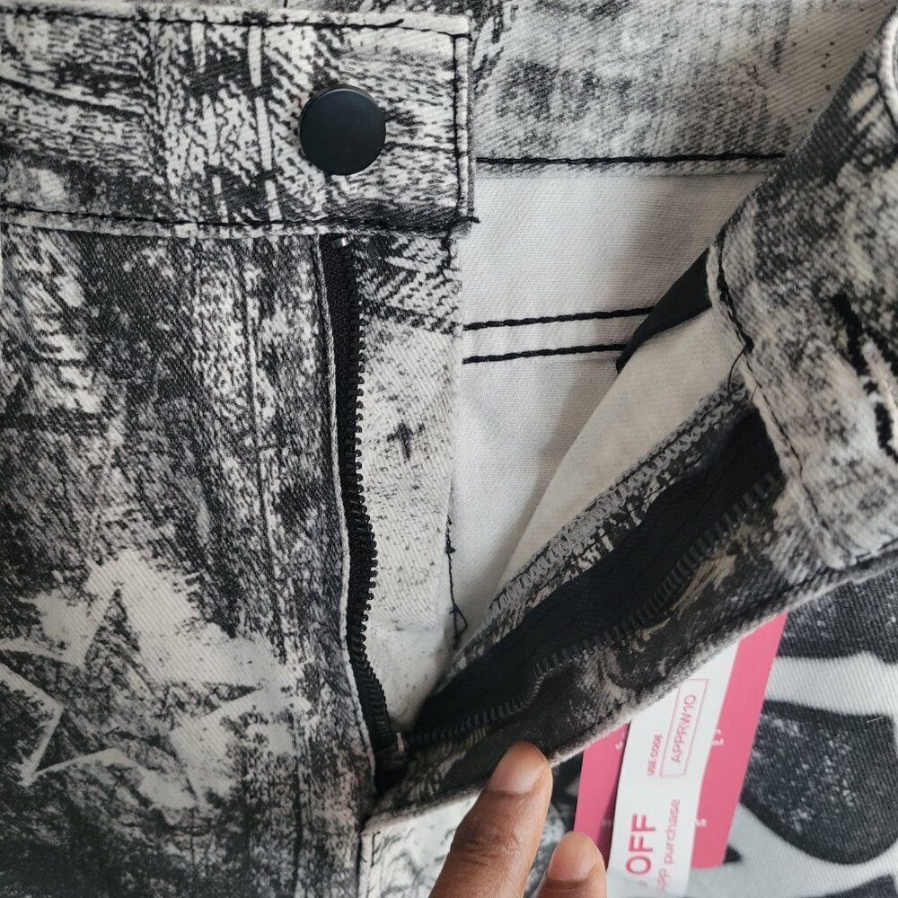 NWT -Y2K Denim Vintage Grunge Tattered Streetwear Skirt (Size 8/10) - Picture 10 of 13
